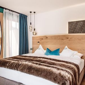 Deluxe Zimmer mit Kingsize-Bett